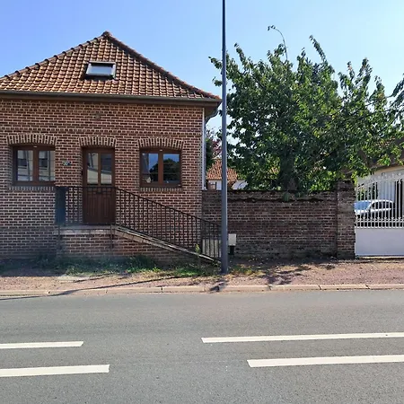 Dans Corps De Ferme En Picardie * Valines